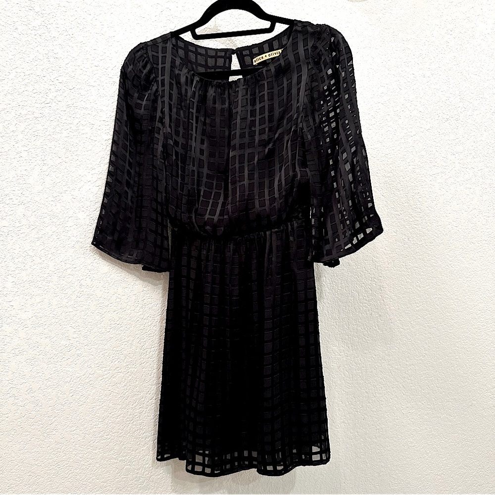 Alice + Olivia XS like new silk black 3/4 sleeve mini dress